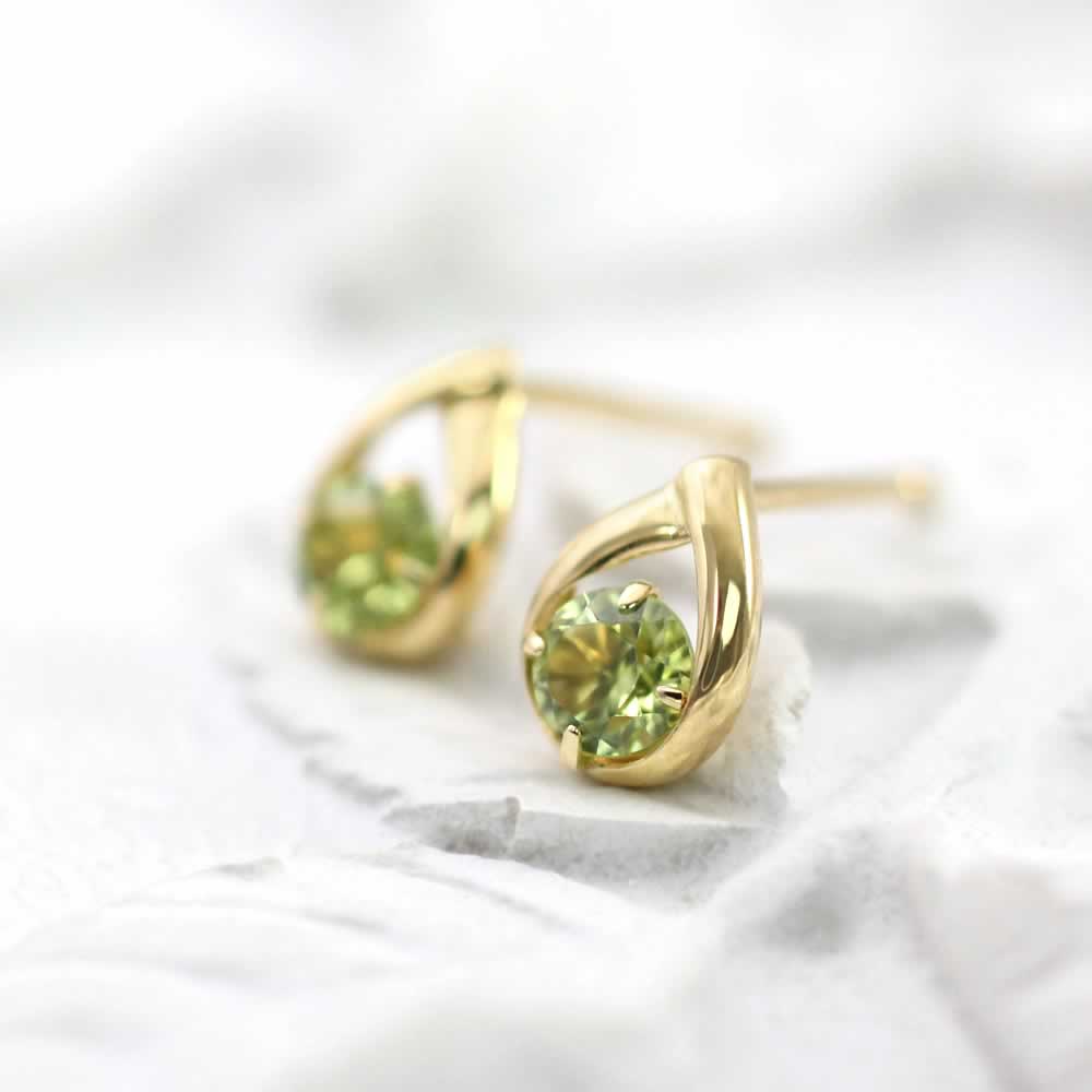 K18YG ペリドット ピアス_04