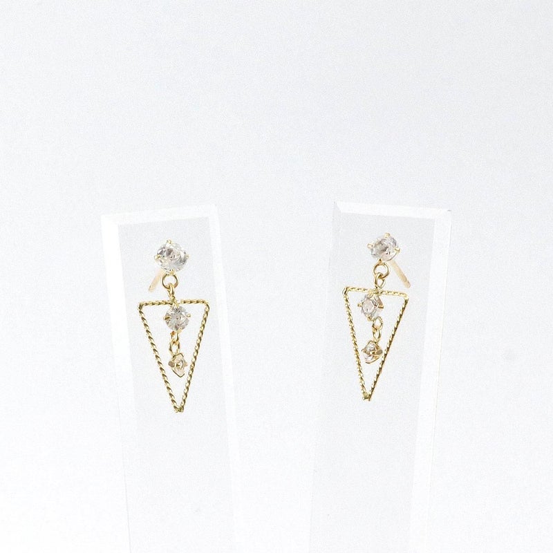 K18YG ホワイトトパーズ トライアングルピアス 11月の誕生石_03