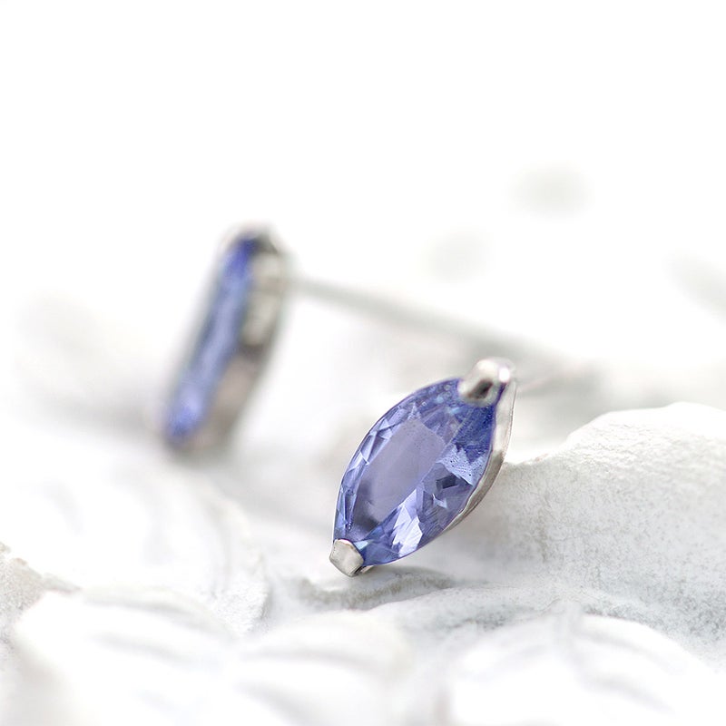 K18WG タンザナイト ピアス_04