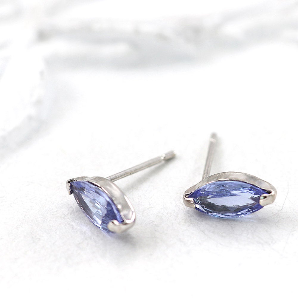 K18WG タンザナイト ピアス_09