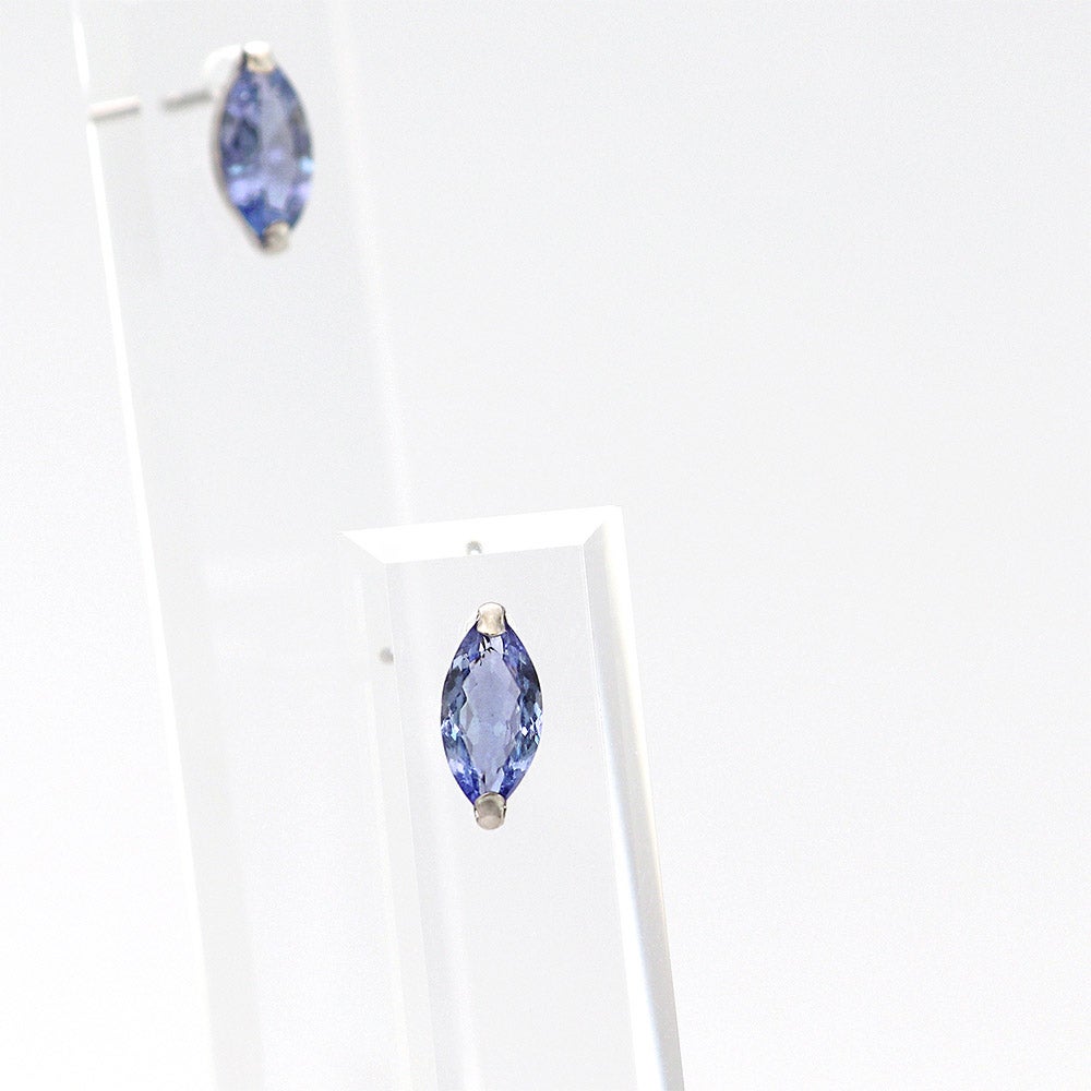 K18WG タンザナイト ピアス_11