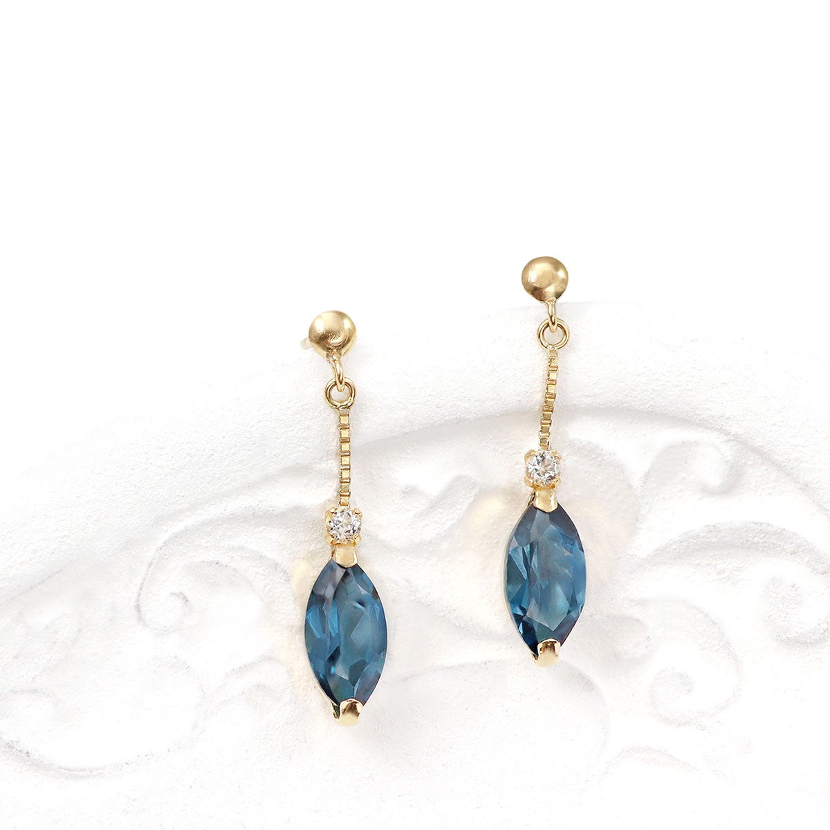 K18YG ホワイトトパーズ＆ロンドンブルートパーズ ピアス 11月誕生石_03