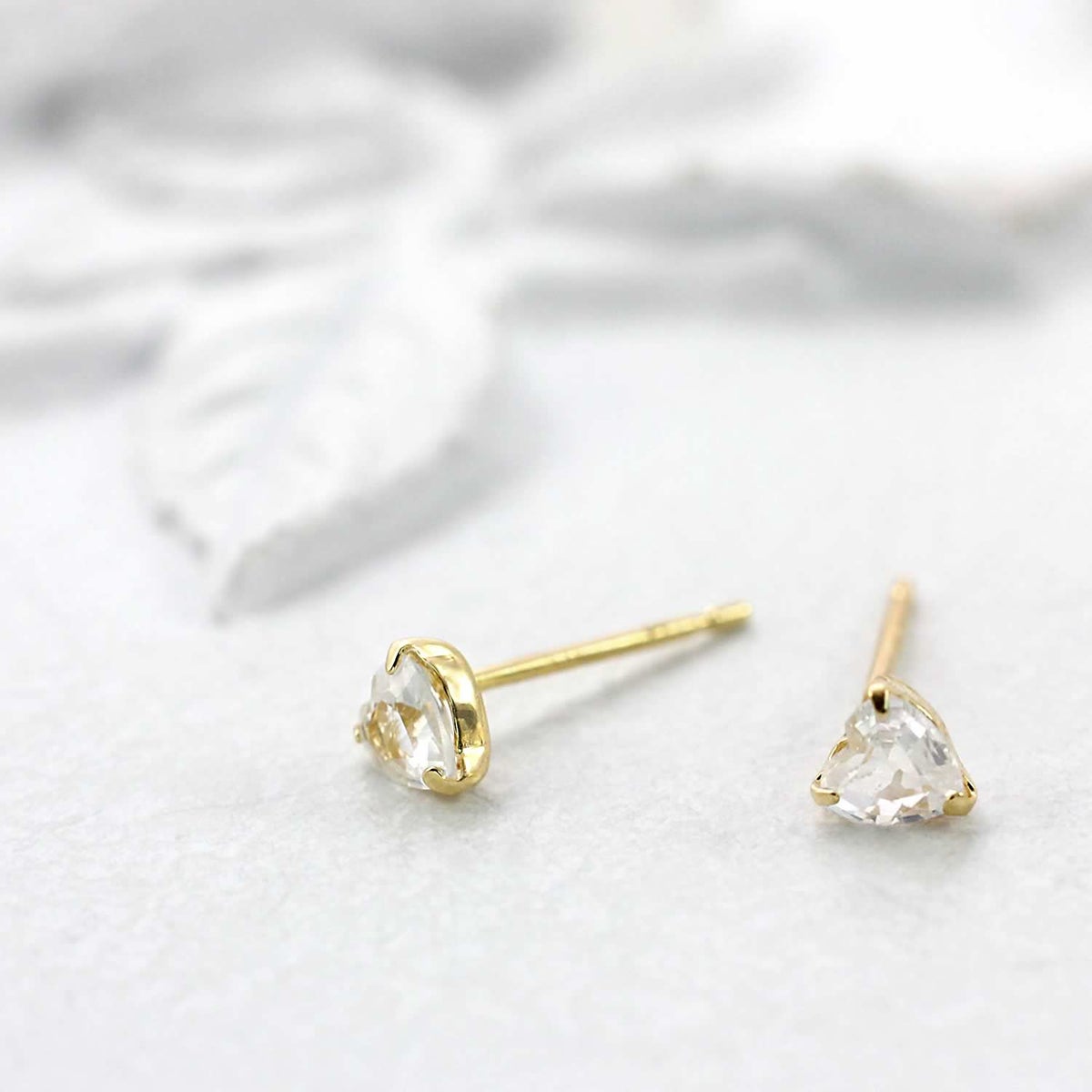 K18YG ホワイトサファイア ピアス 9月 誕生石_02