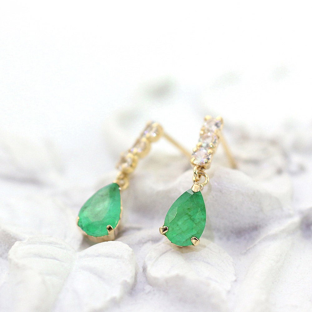K18YG エメラルド＆ホワイトサファイア ピアス 9月誕生石_04