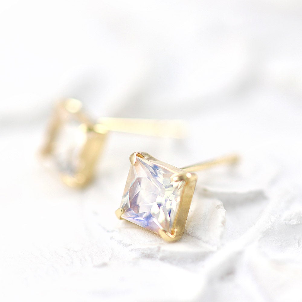 K18YG ブルームーンストーンピアス_02