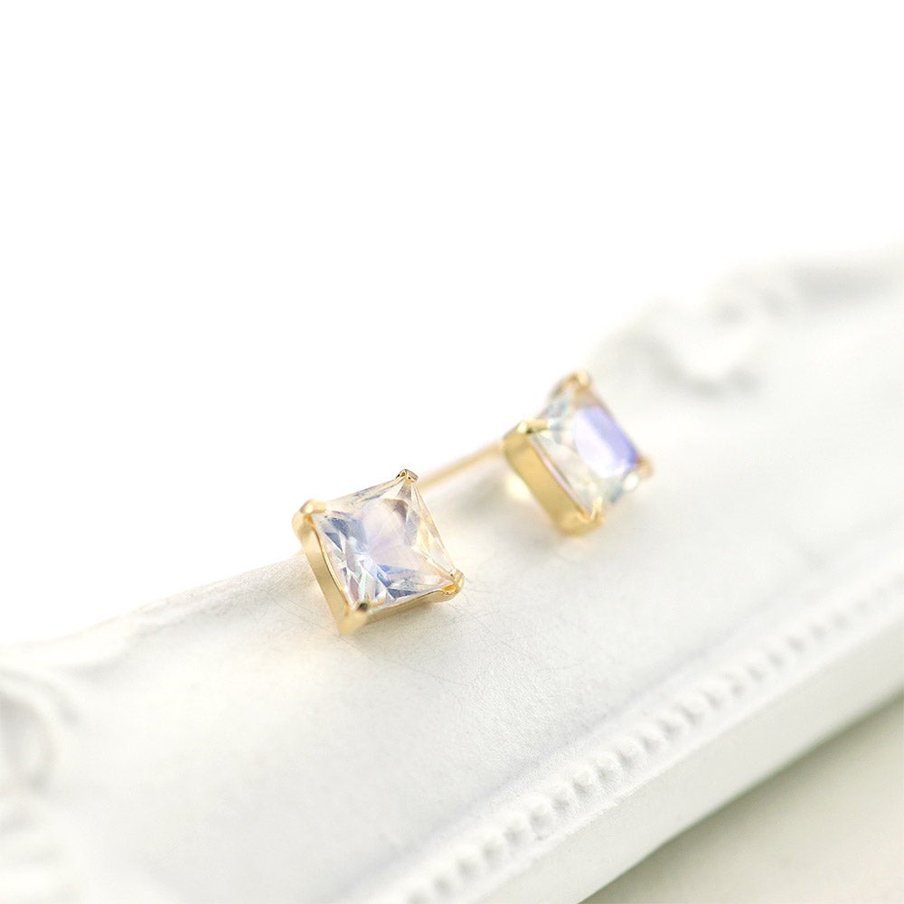 K18YG ブルームーンストーンピアス_03