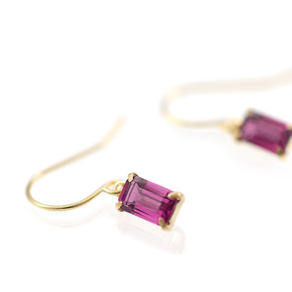 K18YG ロードライトガーネット フックピアス_03