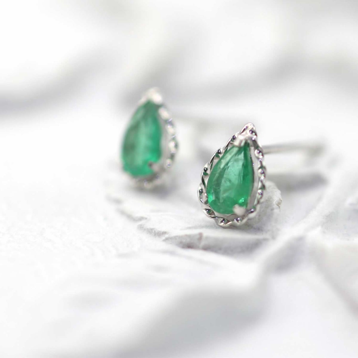 K18WG エメラルド ピアス_04