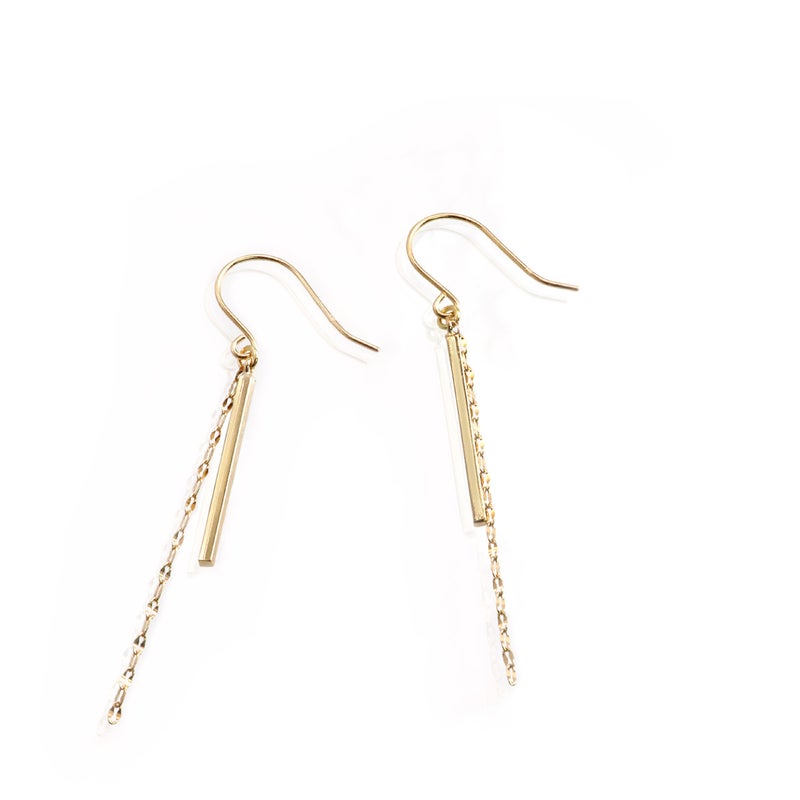 K18YG チェーン＆バーモチーフ フックピアス_02