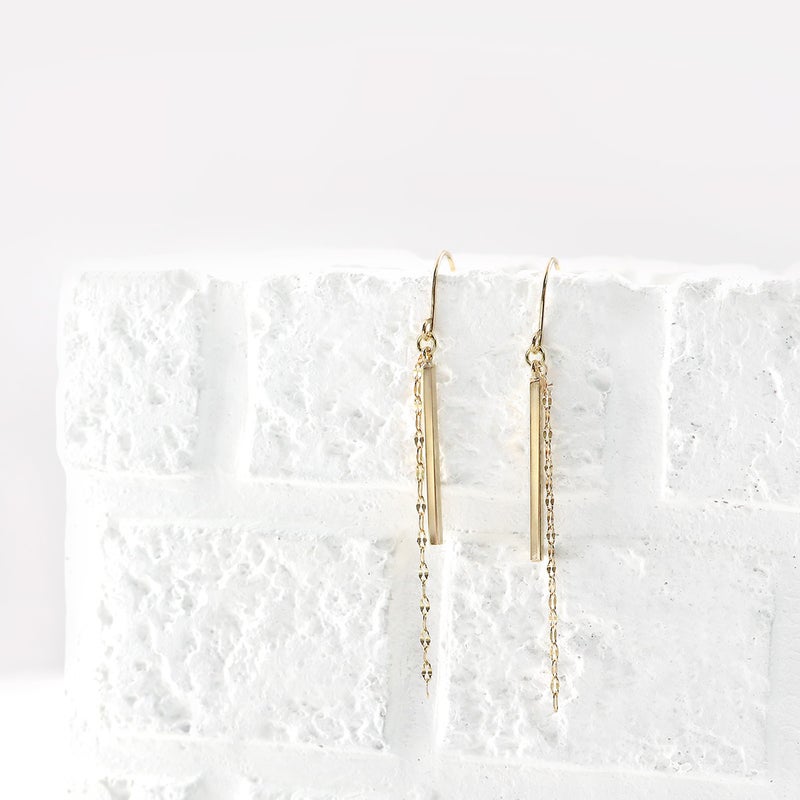 K18YG チェーン＆バーモチーフ フックピアス_03