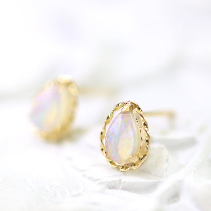 K18YG オパールピアス 10月の誕生石_02