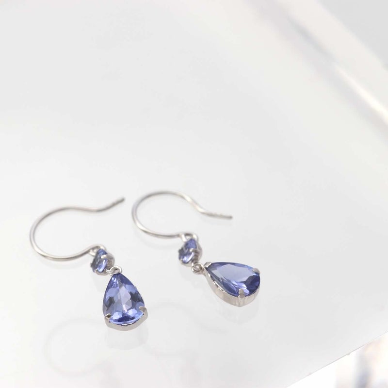 K18WG タンザナイト フックピアス_02