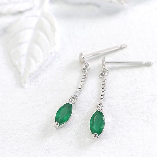 K18WG エメラルド＆ダイヤモンド ピアス_02