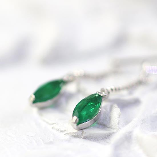 K18WG エメラルド＆ダイヤモンド ピアス_09