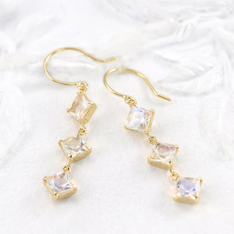 K18YG ブルームーンストーン フックピアス_04