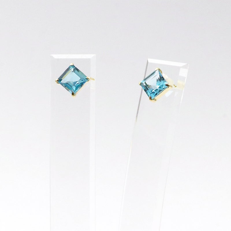 K18YG ブルートパーズ ひし形ピアス 11月の誕生石_09