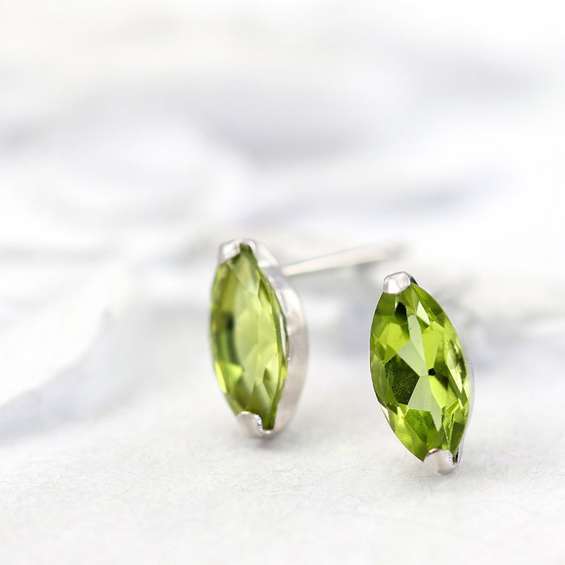 K18WG ペリドット ピアス_02