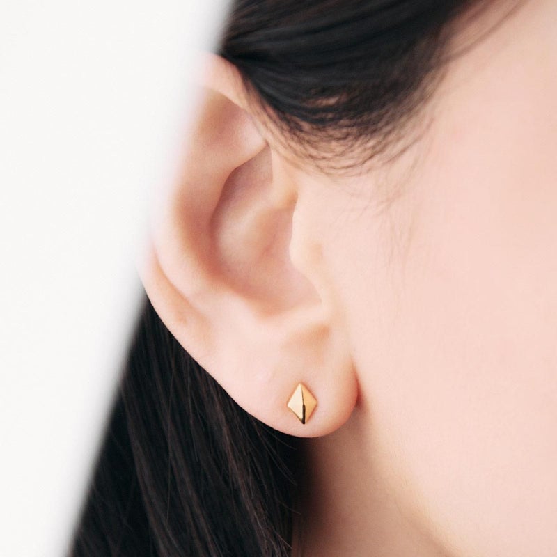 K18YG ひし形モチーフ ピアス_04