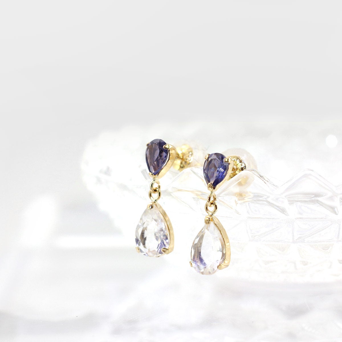 K18YG アイオライト&ブルームーンストーン ティアドロップピアス