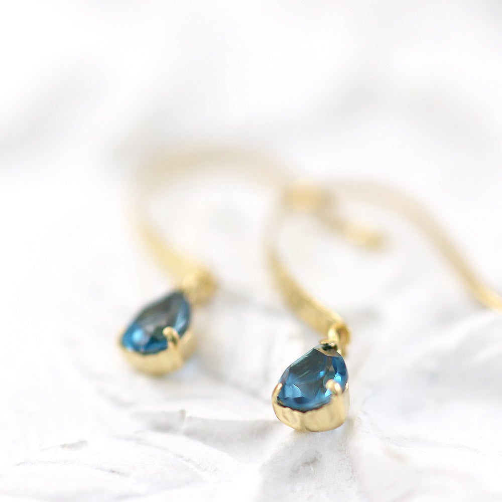 K18YG ロンドンブルートパーズ フックピアス 11月誕生石_10