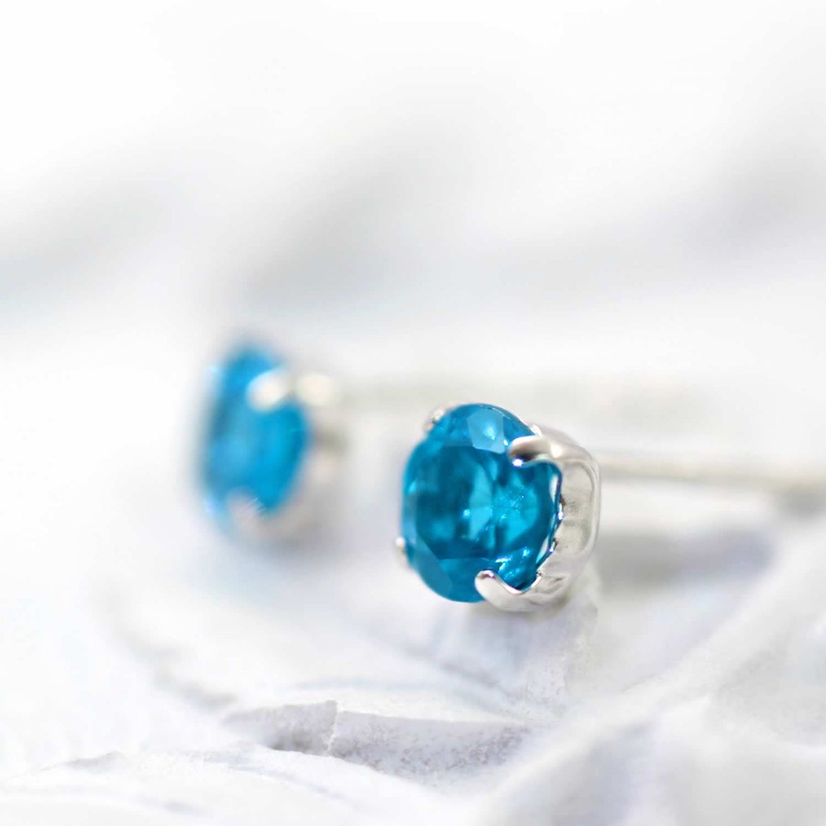 K18WG インディゴアパタイト ピアス_03