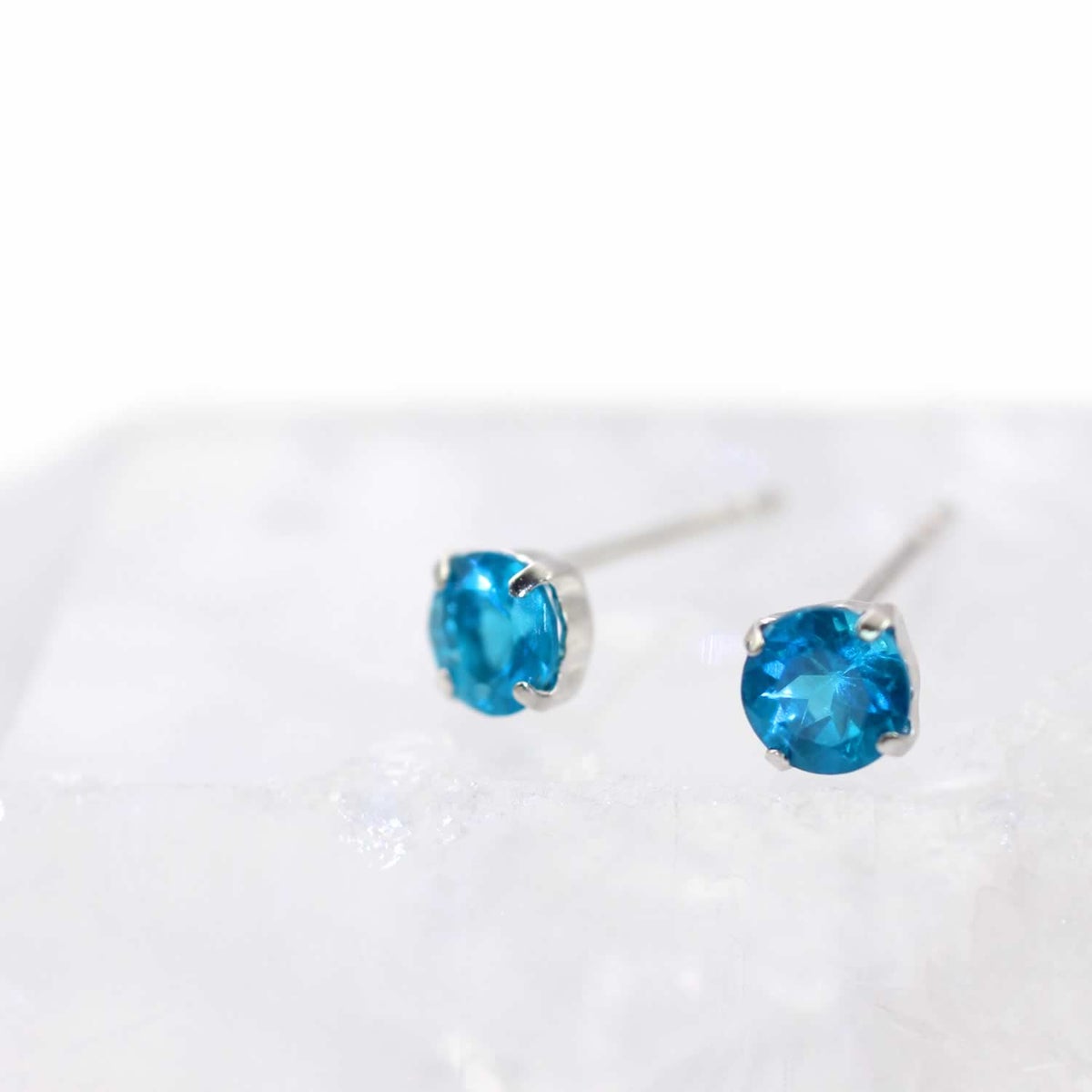 K18WG インディゴアパタイト ピアス_04