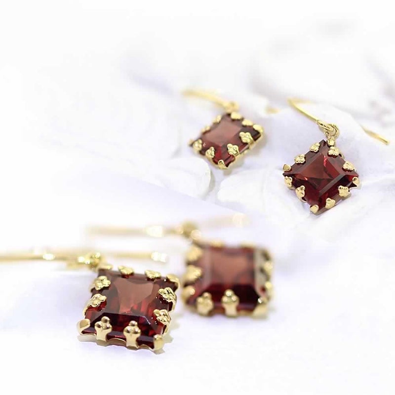 K18YG ガーネット フックピアス_03