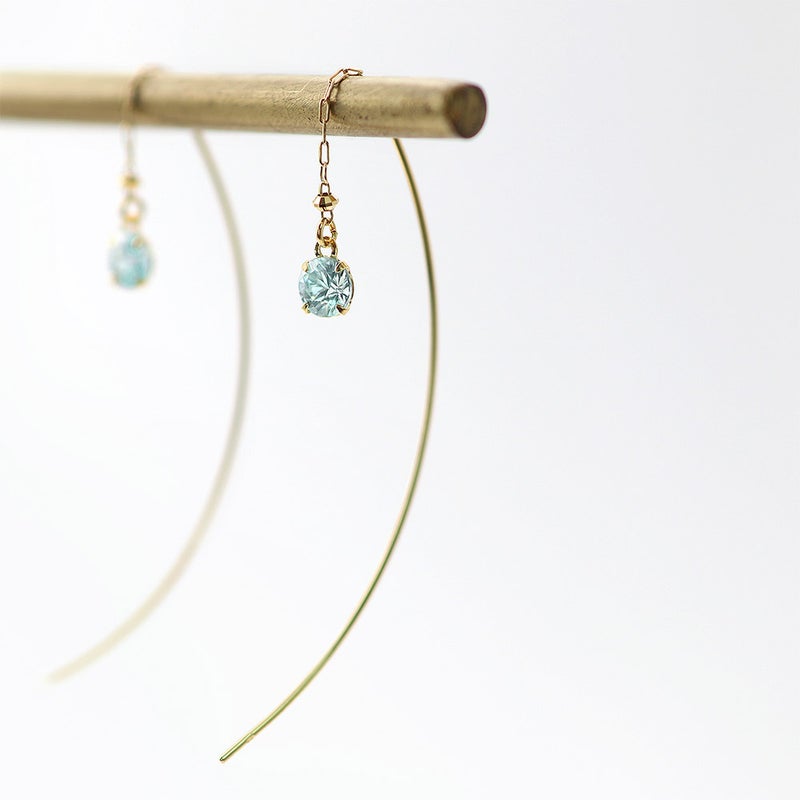 K18YG ブルージルコンピアス_09