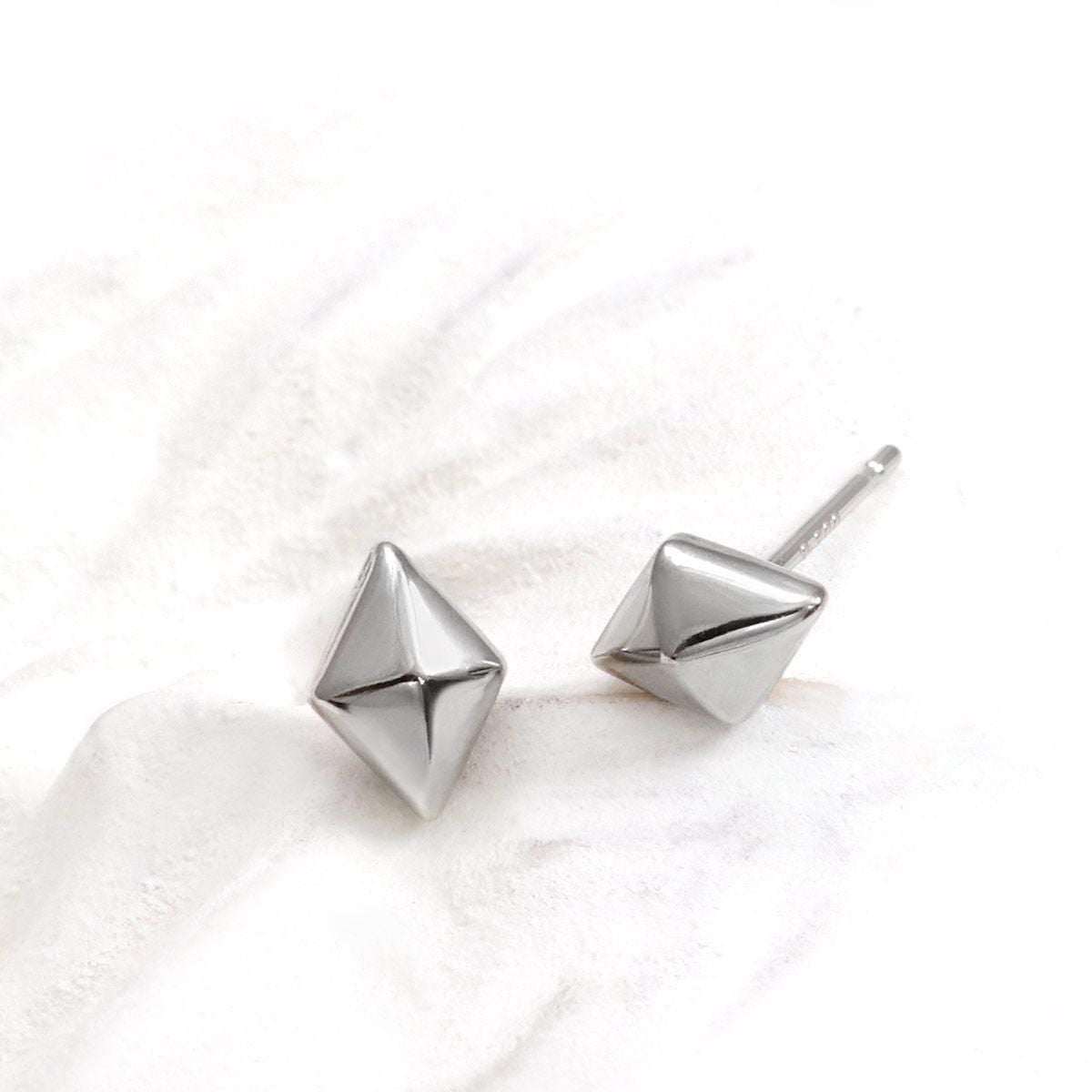 Pt900 ひし形モチーフ ピアス_02