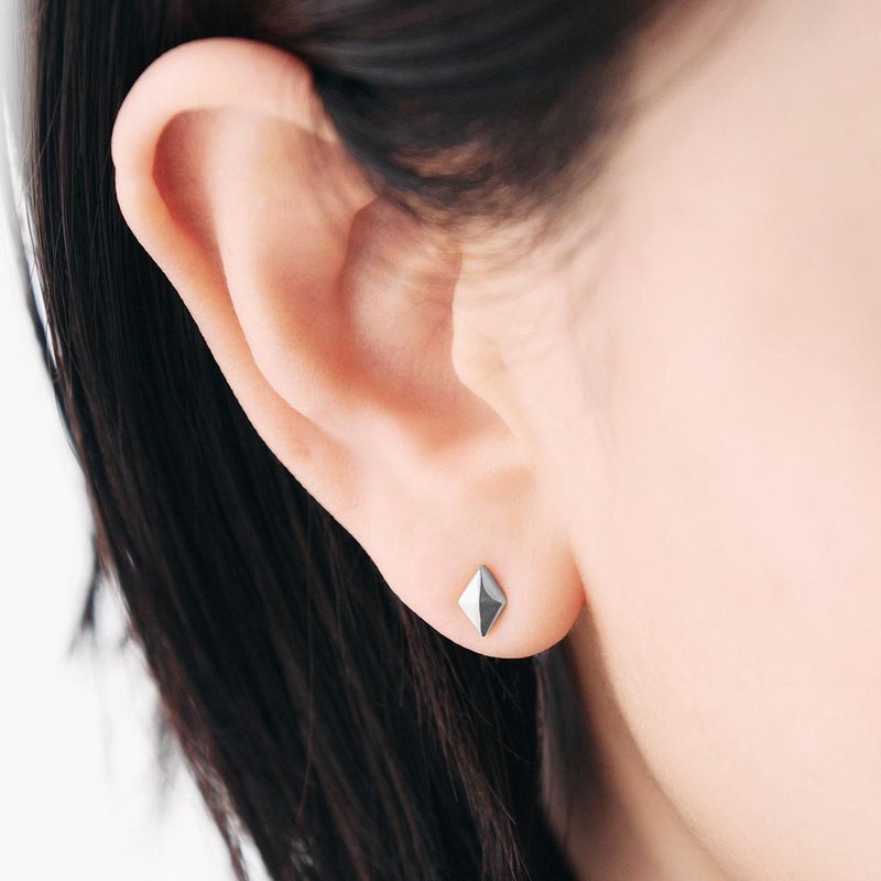 Pt900 ひし形モチーフ ピアス_04