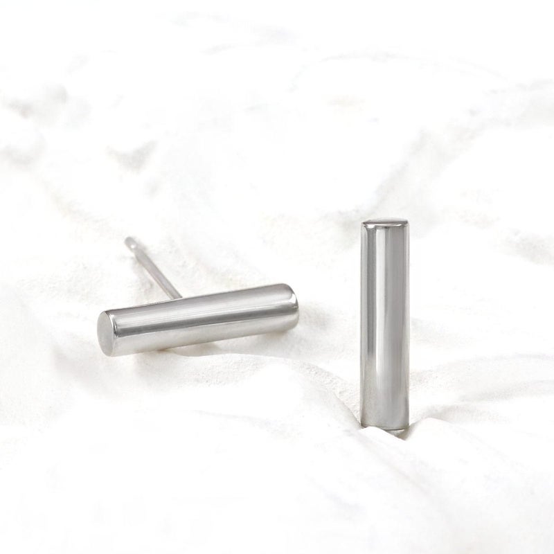 Pt900 バーモチーフピアス_02