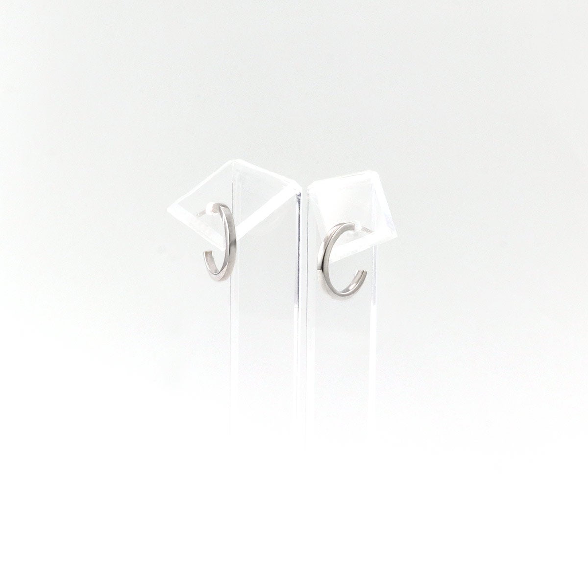 Pt900 半円フープ ピアス_09