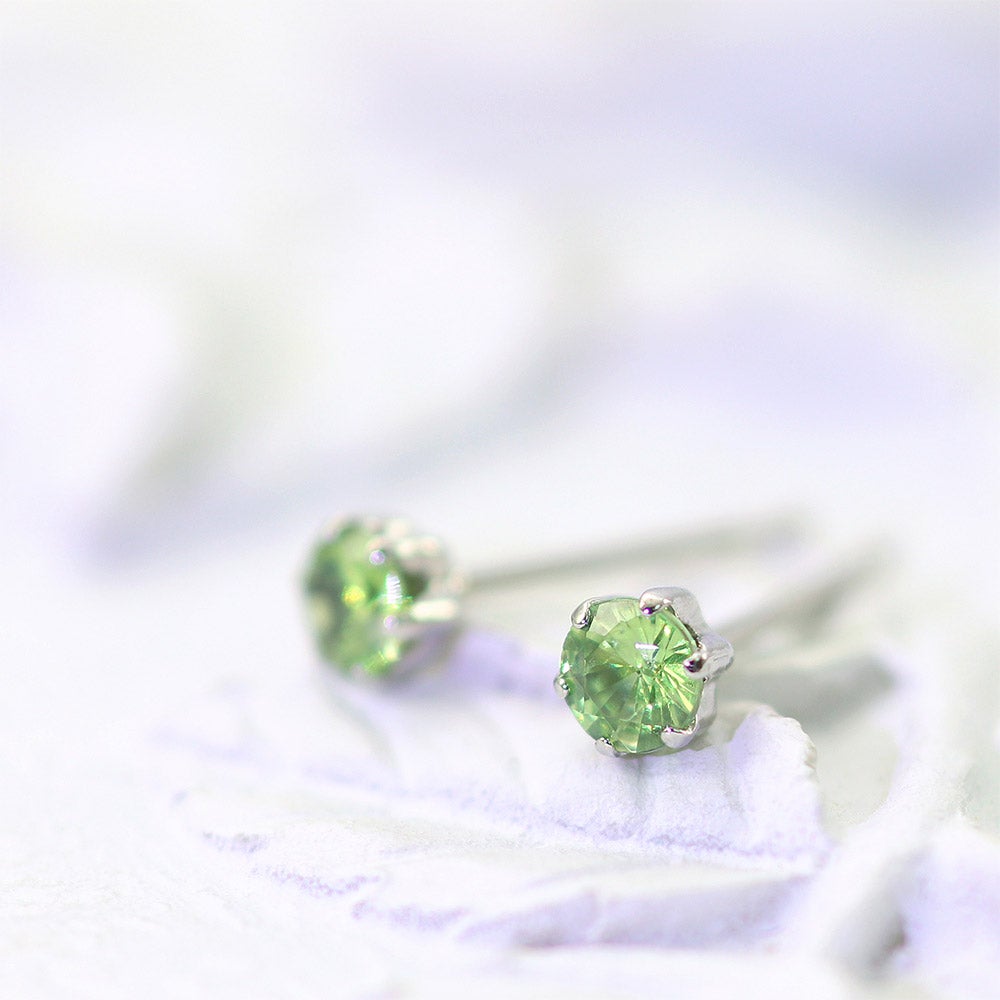 Pt900 デマントイドガーネット ピアス_02