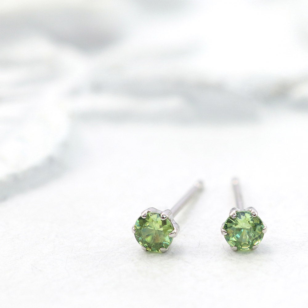 Pt900 デマントイドガーネット ピアス_04