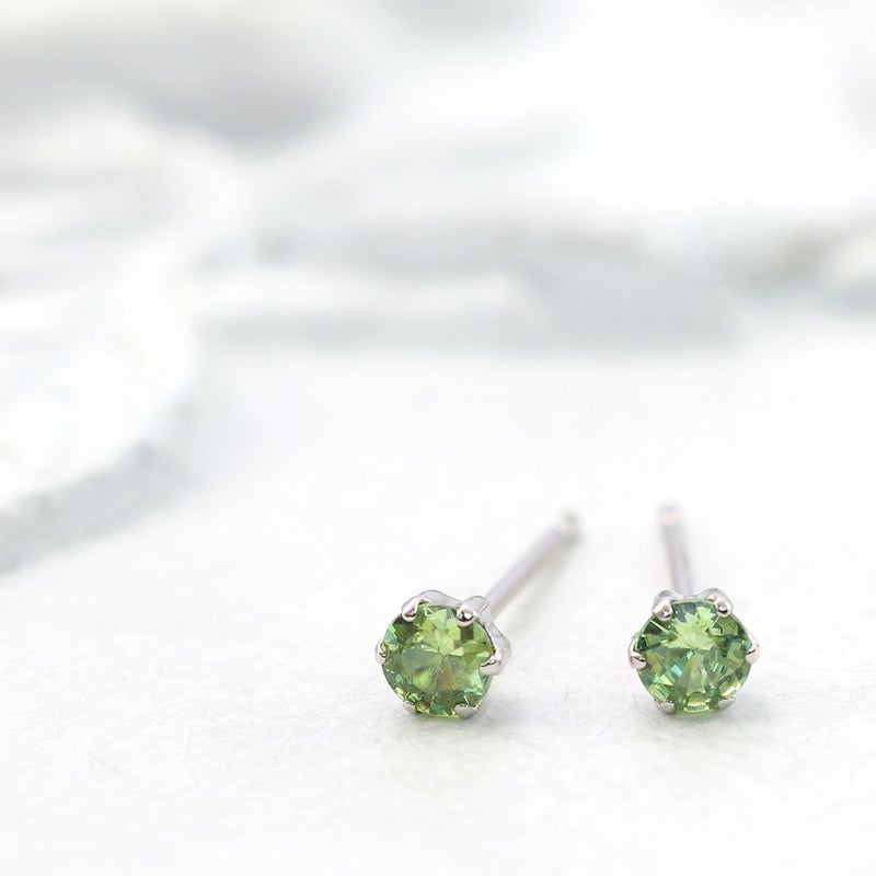 Pt900 デマントイドガーネット ピアス_04