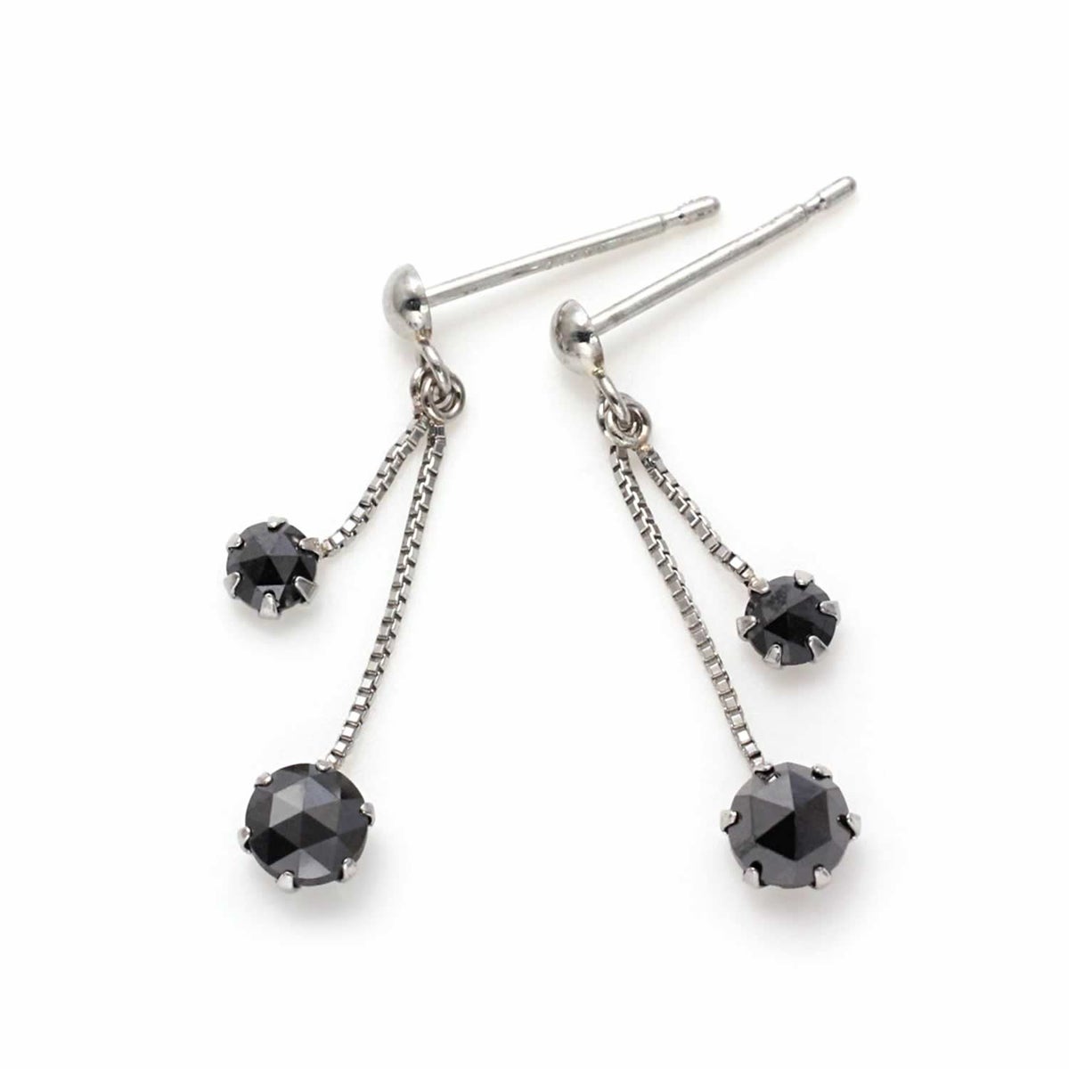 Pt900 ブラックダイヤモンド ピアス_04