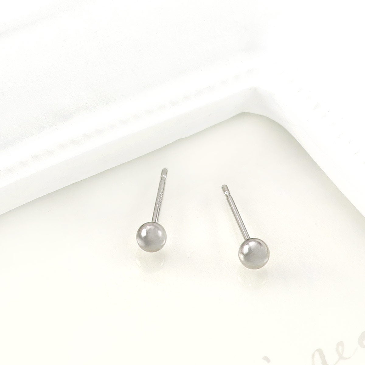 Pt900 丸玉モチーフ ピアス_02