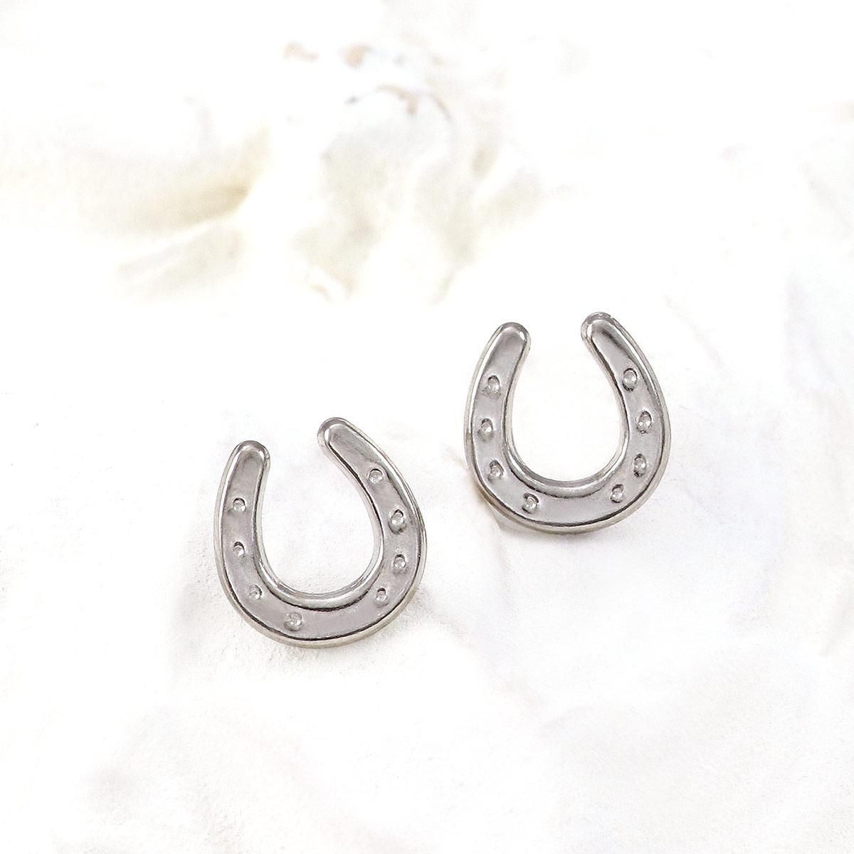 Pt900 馬蹄（ホースシュー）ピアス_02