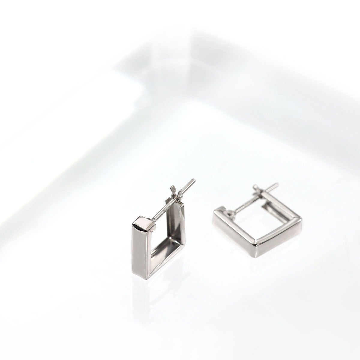 Pt900 スクエア フープピアス_02