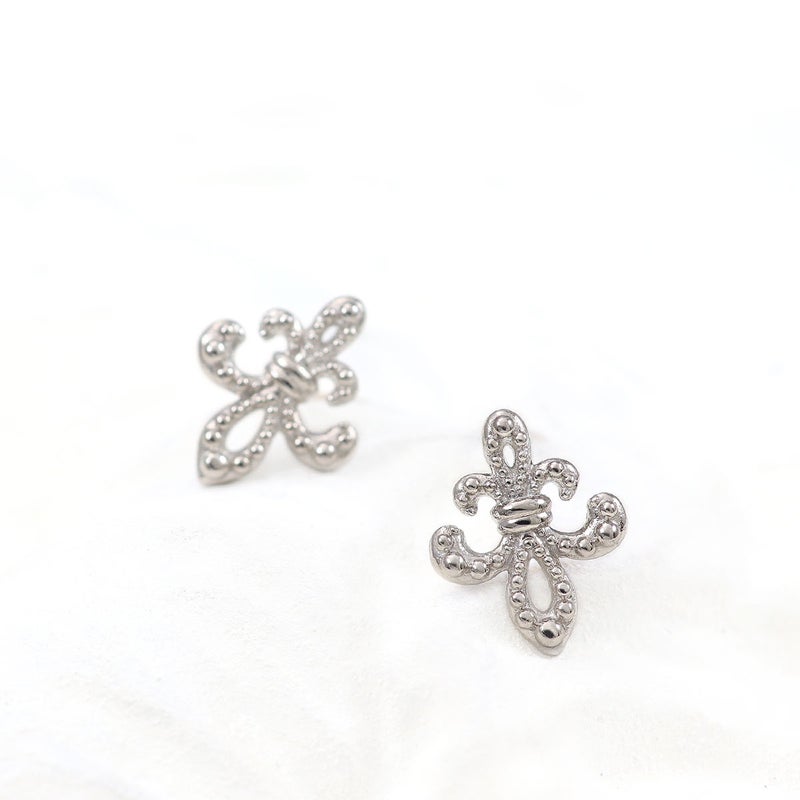 Pt900 百合の紋章 ピアス_03