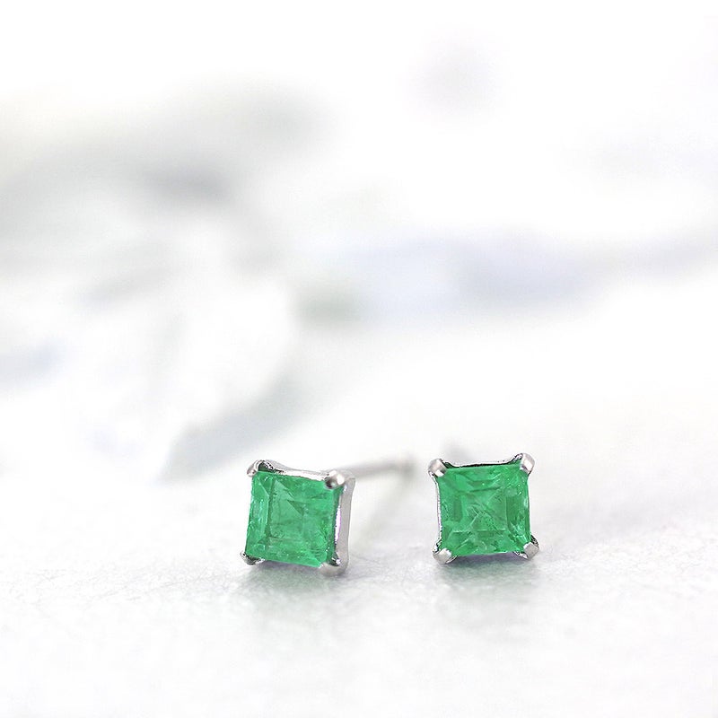 Pt900 エメラルド ピアス_02