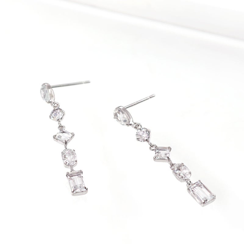 Pt900 ホワイトトパーズ ピアス 11月誕生石_02