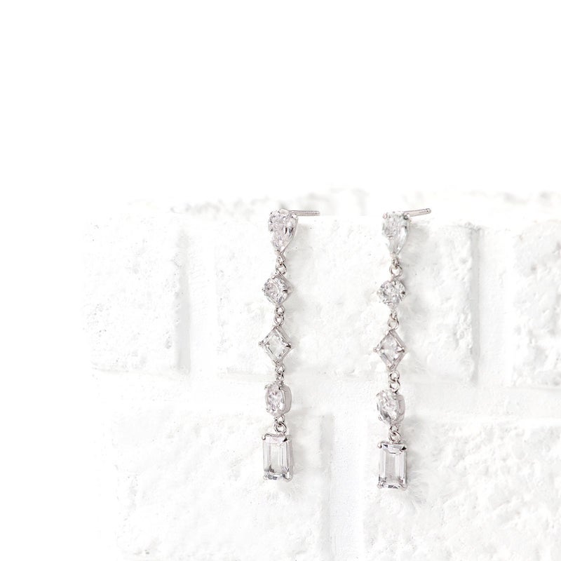 Pt900 ホワイトトパーズ ピアス 11月誕生石_03