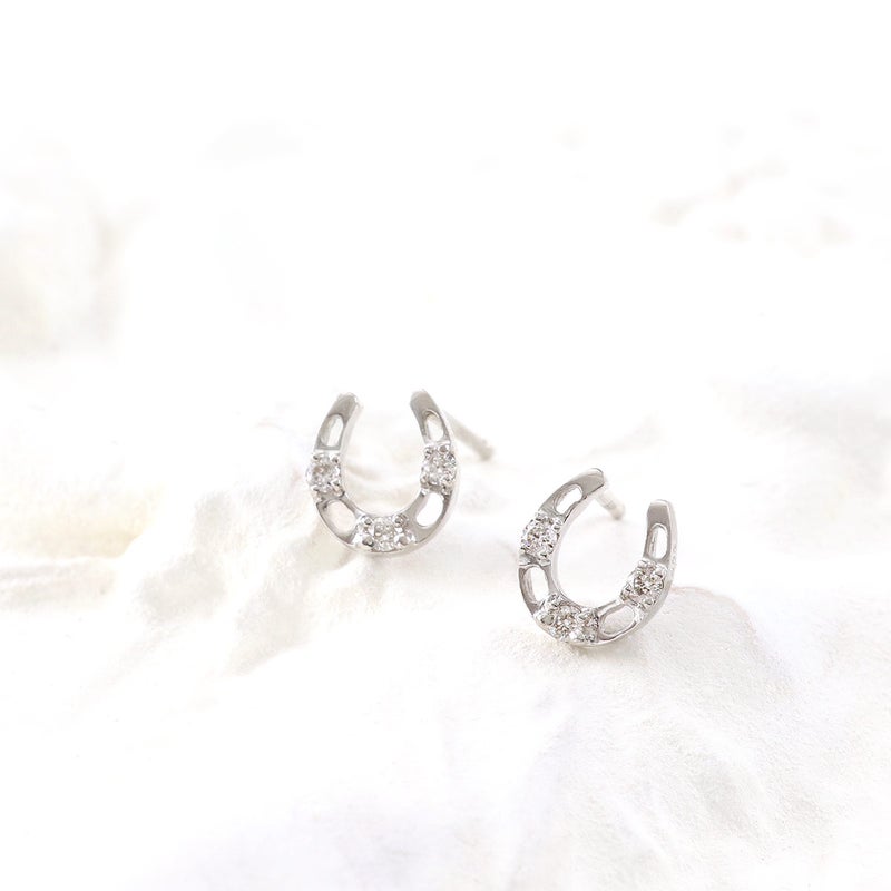 Pt900 ダイヤモンド 馬蹄（ホースシュー）ピアス_02