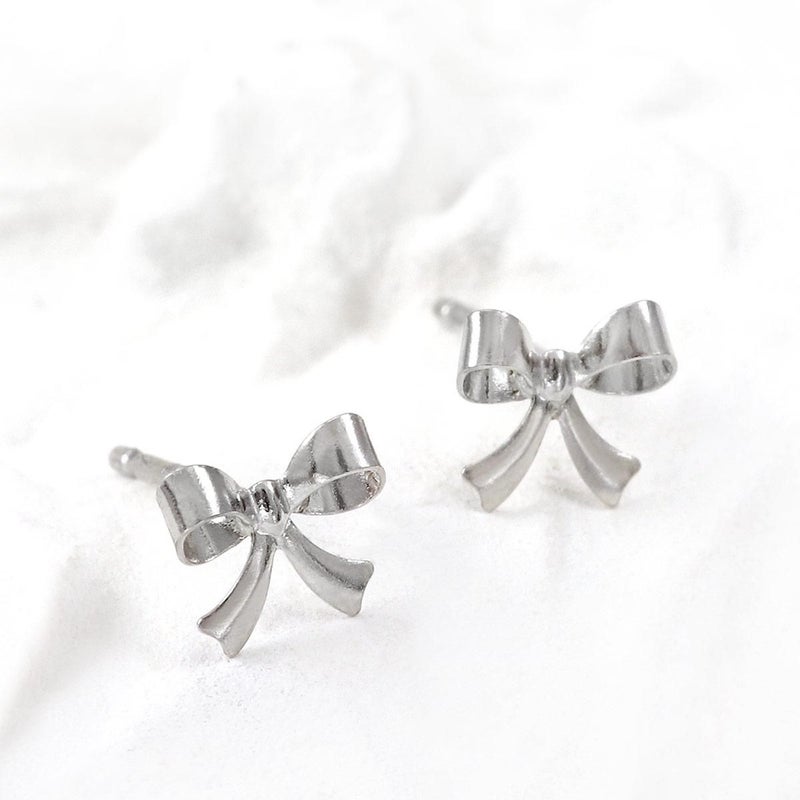 Pt900 リボンモチーフピアス_02