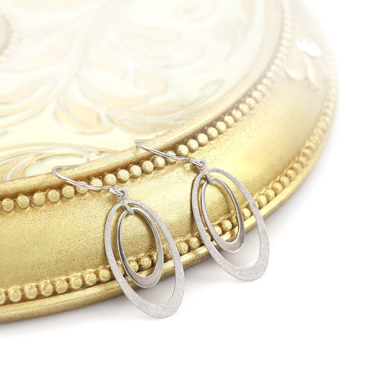 Pt950 オーバルモチーフ フックピアス_03