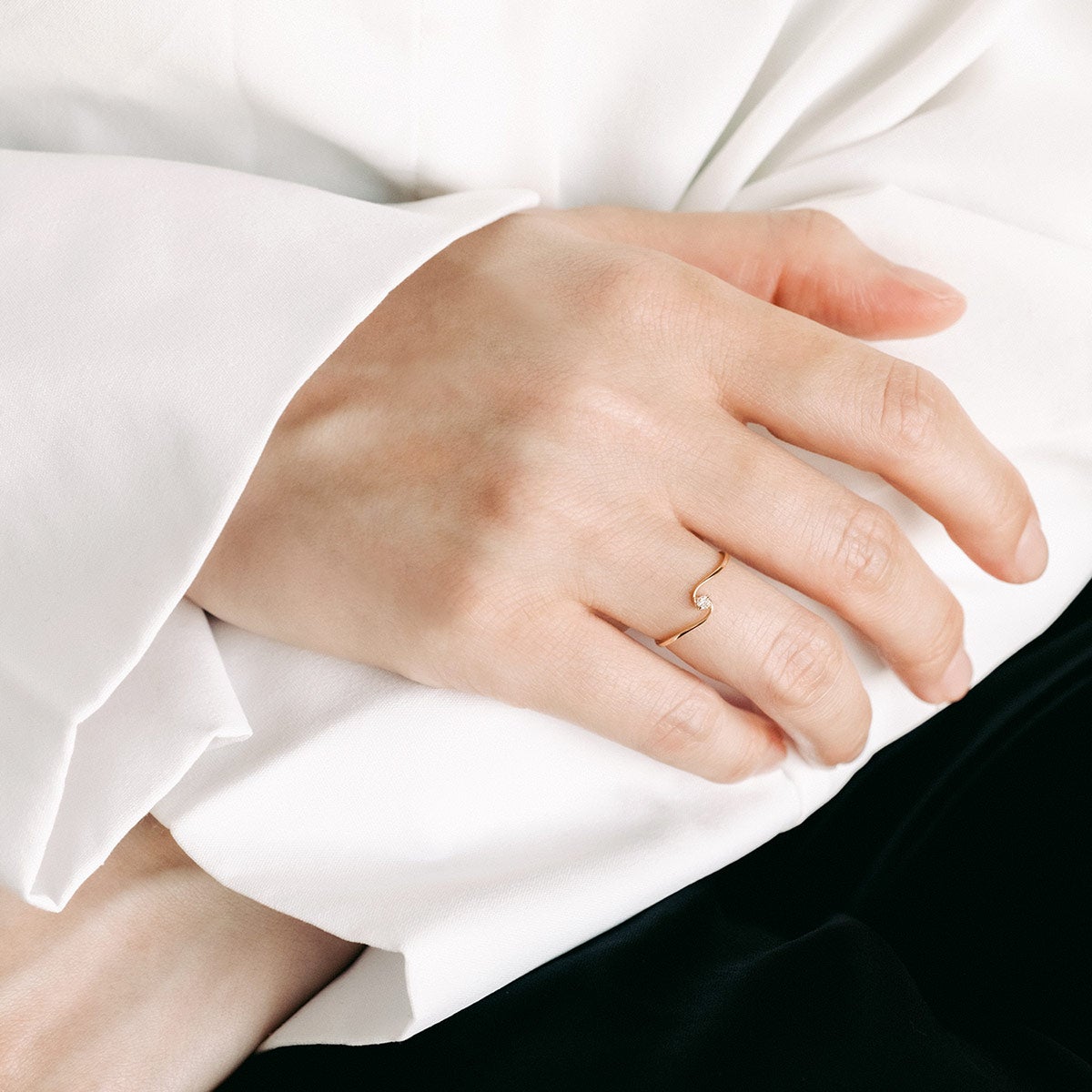 K10YG 一粒ダイヤモンド S字リング_05