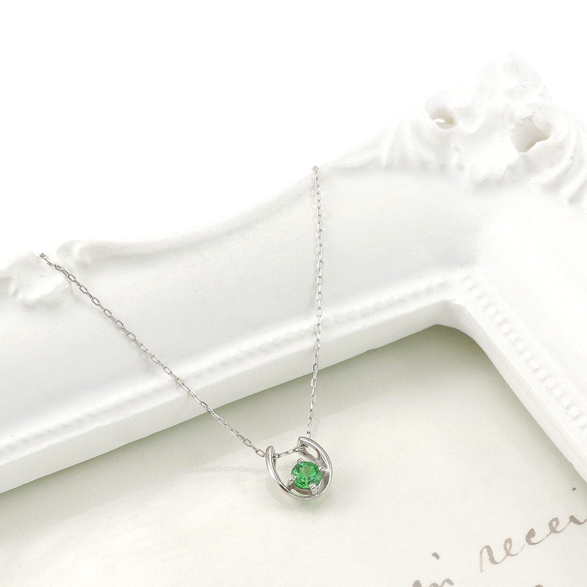 Pt900 グリーンガーネット 馬蹄モチーフネックレス_03