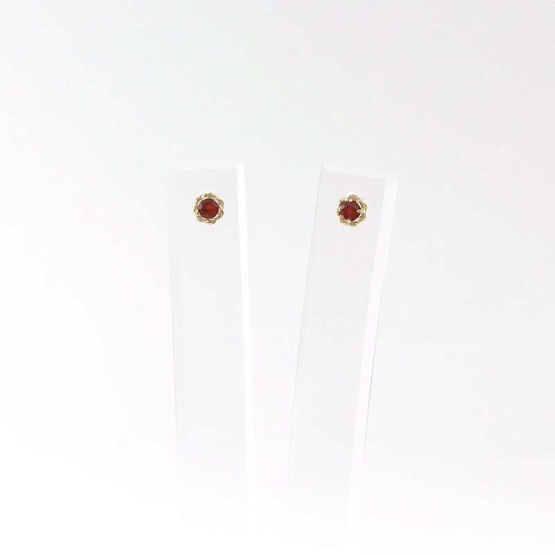 K10YG 3mm ガーネットピアス
